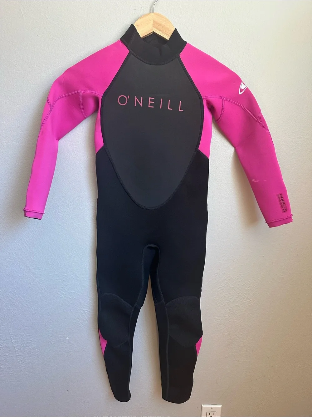 O’Neill Reactor II Youth Size 8 Pink Black 3/2mm Full Surf Wetsuit